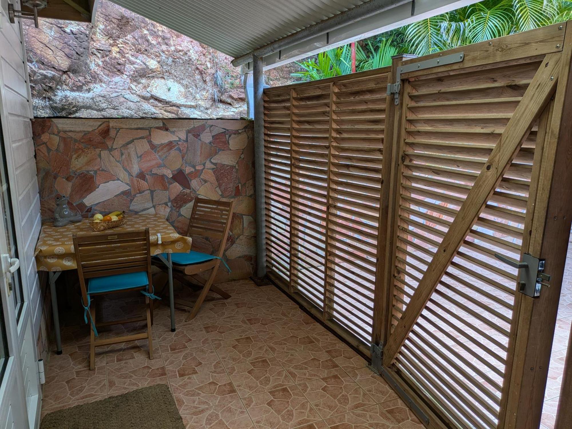 Le Marin - Bungalow Classe 3 Etoiles Tb Equipe & Confortable - Escapade En Couple - Paisible & En Toute Discretion - Wi-Fi - Climatisation - Calme & Serenite - Plages Du Sud, Centre De Carenage & Marina Du Marin Proche En Voiture - Acheminement Sur D Luaran gambar